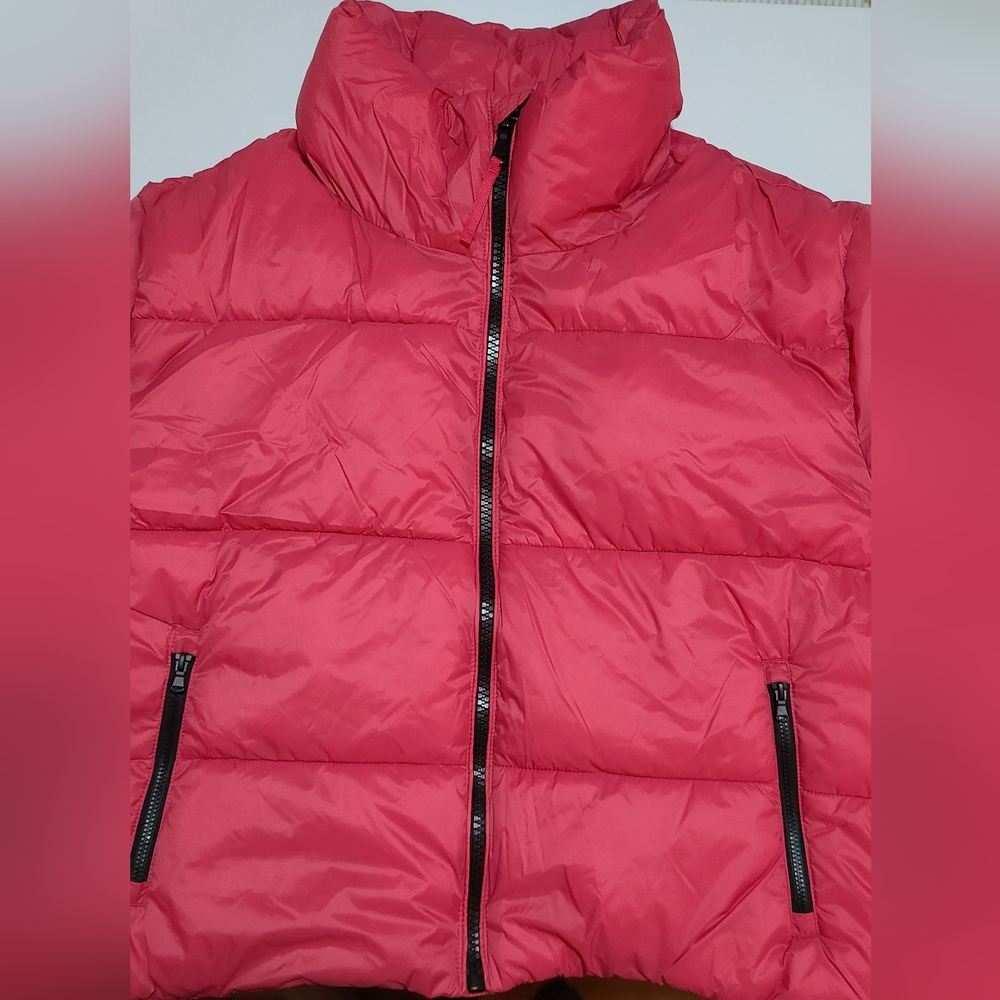 Cropped puffer coat